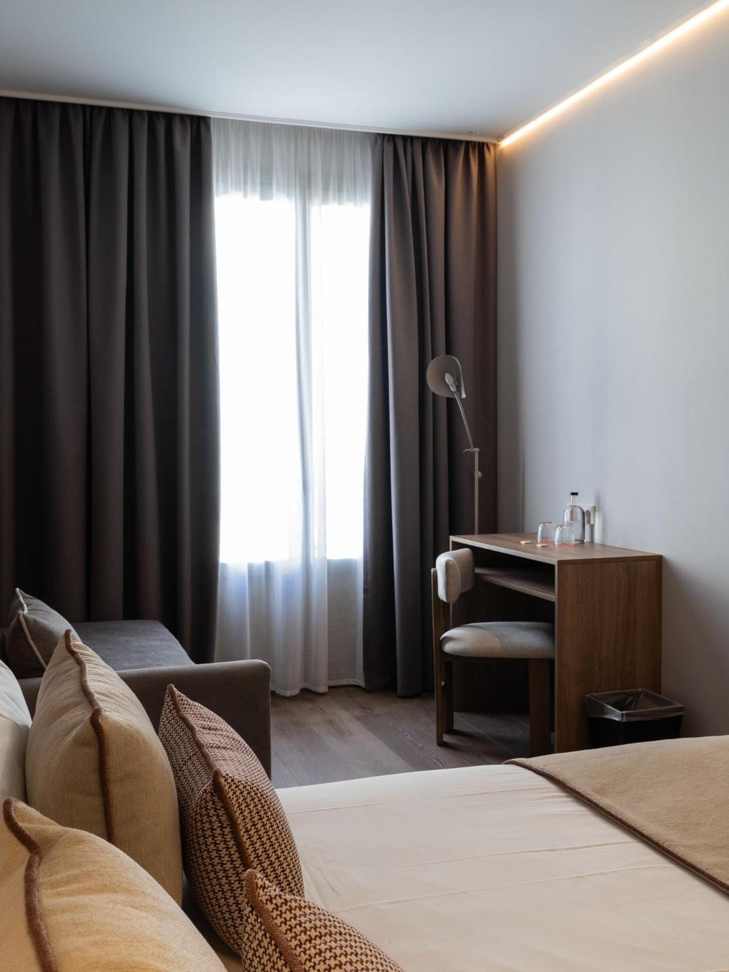 Hotel Well And Come Málaga Habitación foto